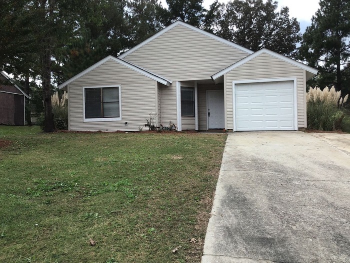 Foto principal - 225 Auburn Leaf Dr