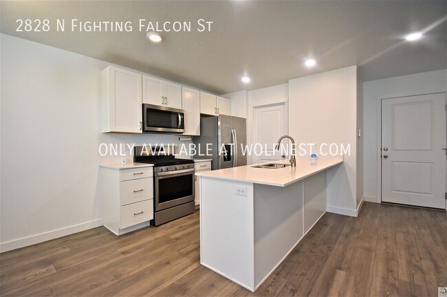 Building Photo - Beautiful 3 Bedroom Layton Townhome!