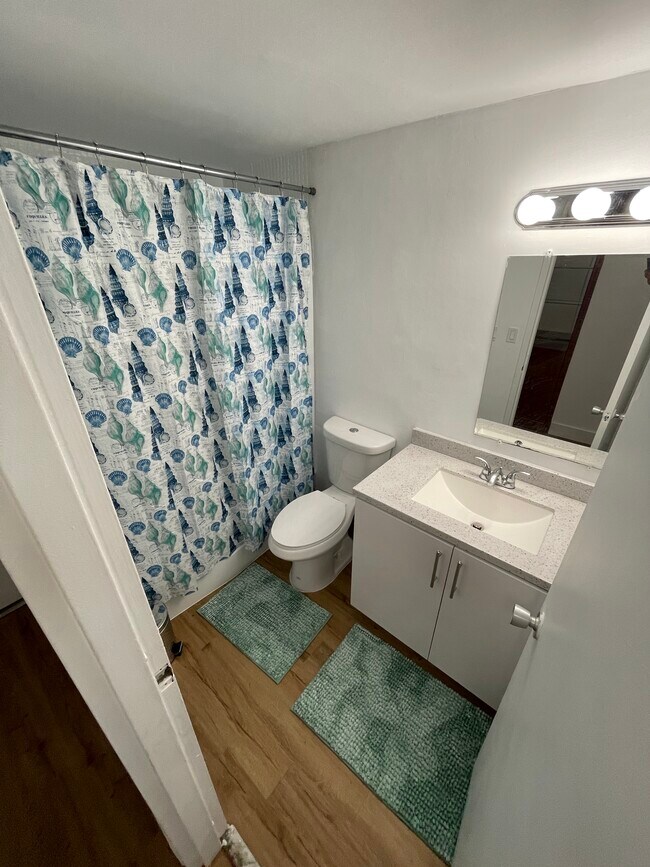 Foto del edificio - 905 Brickell Bay Dr