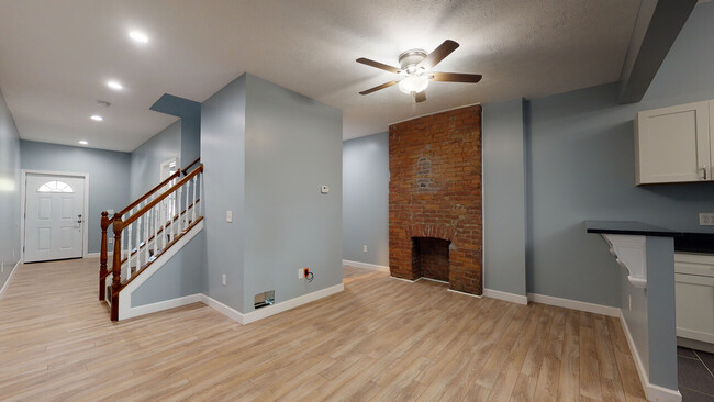 Building Photo - 428 Borland St