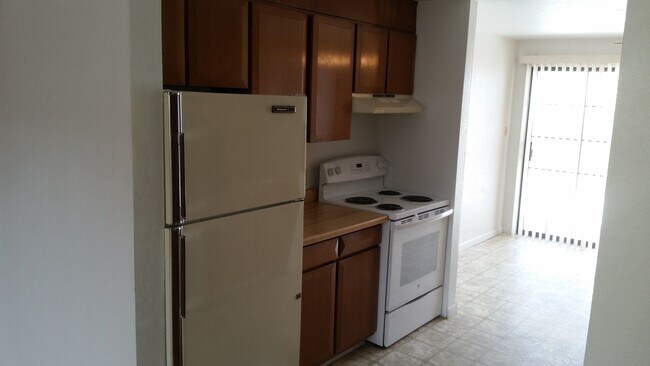 Foto del edificio - 111 Division Blvd