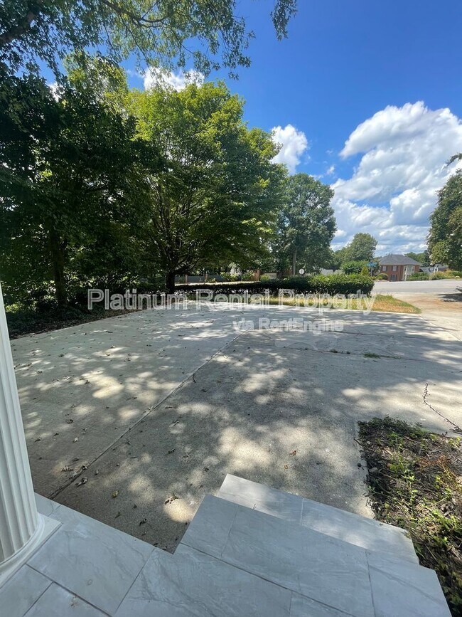 Foto del edificio - 3757 Peachtree Corners Cir
