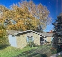 Building Photo - 920 Summer Rd