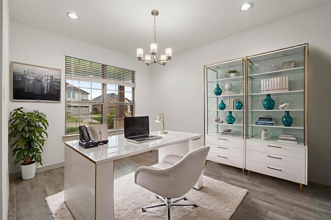 Building Photo - 29335 Red Rocks Pk Dr