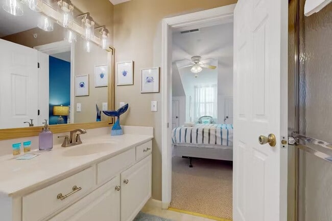 Building Photo - 30381 Crowley Dr