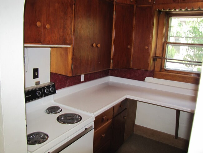 pantry - 418 W Foster Ave