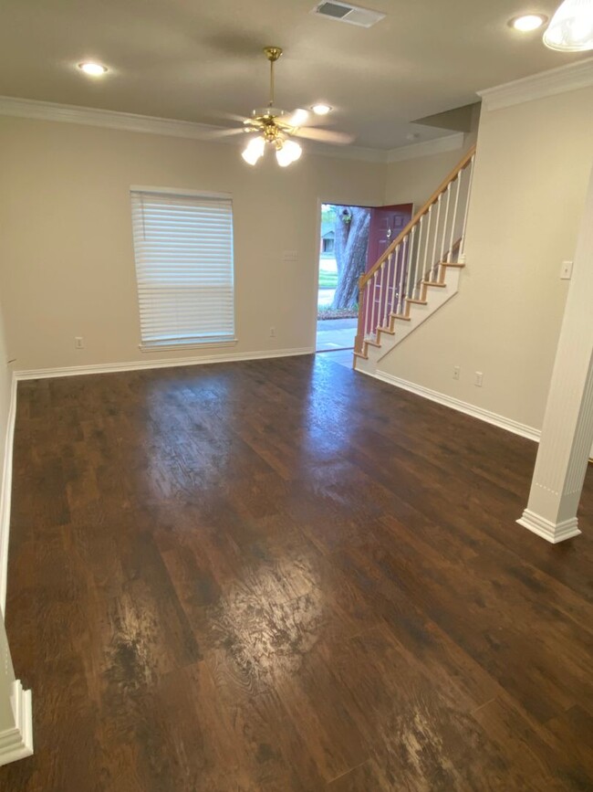 Foto del edificio - Quiet 2 bedroom townhome close to Downtown...