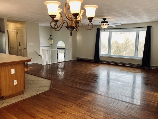 Main Living Area - 3268 Pennsylvania Ave