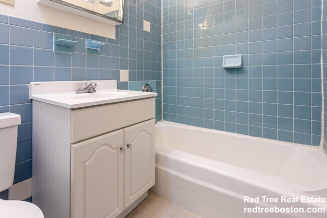 Building Photo - 90 Gardner St