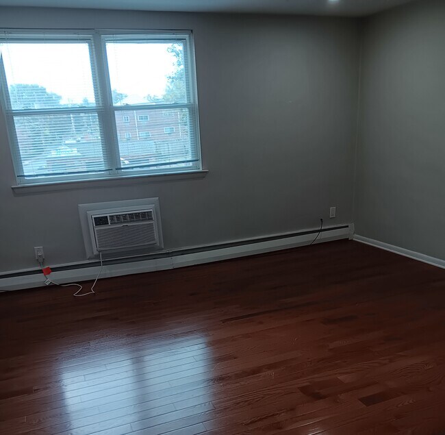 Área LR/Aire acondicionado de pared - 153 BURMONT Rd