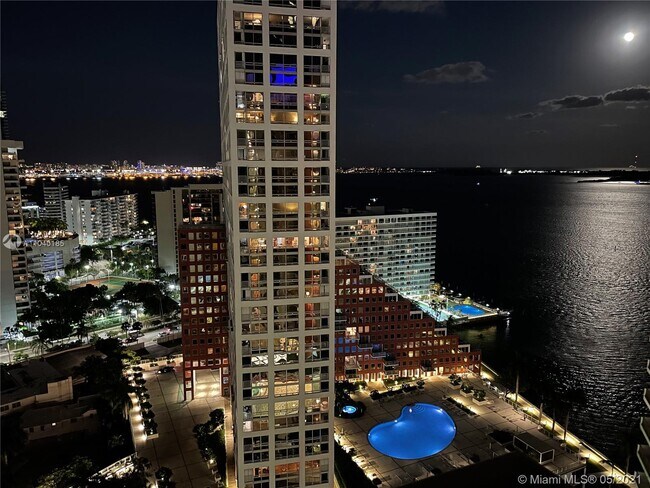 Building Photo - 1581 Brickell Ave