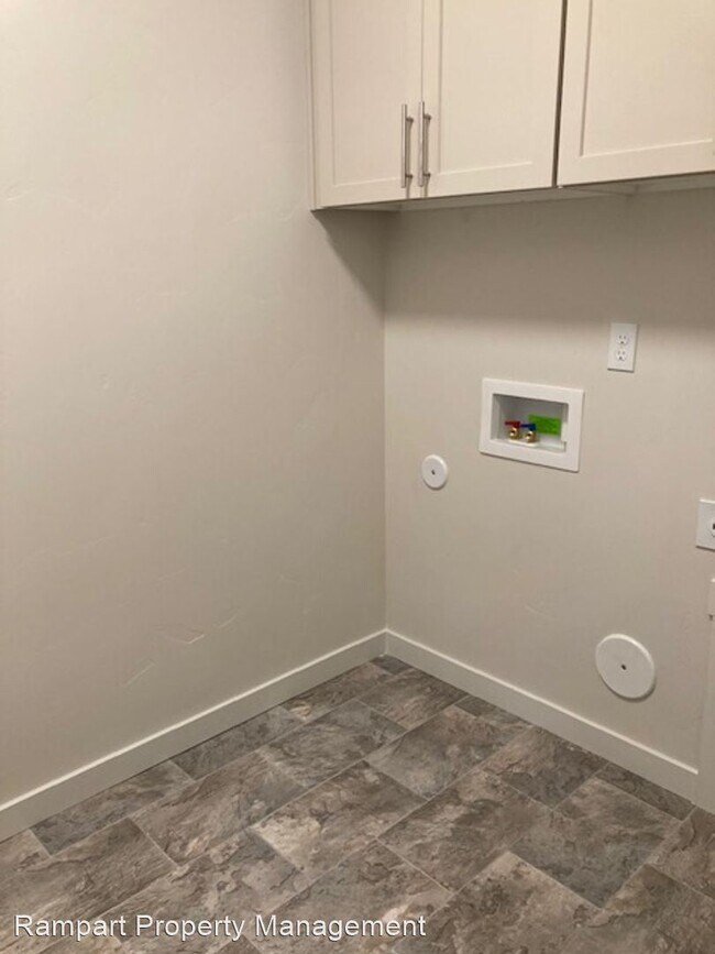 Foto del edificio - 3 br, 2.5 bath House - 3363 S. Cabin Creek...