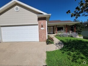 Building Photo - 3103 Woods Crossing Dr