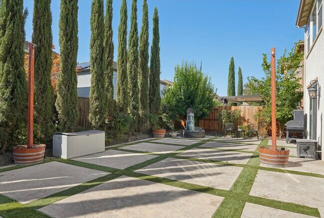 Foto del edificio - 2070 Katnich Ln