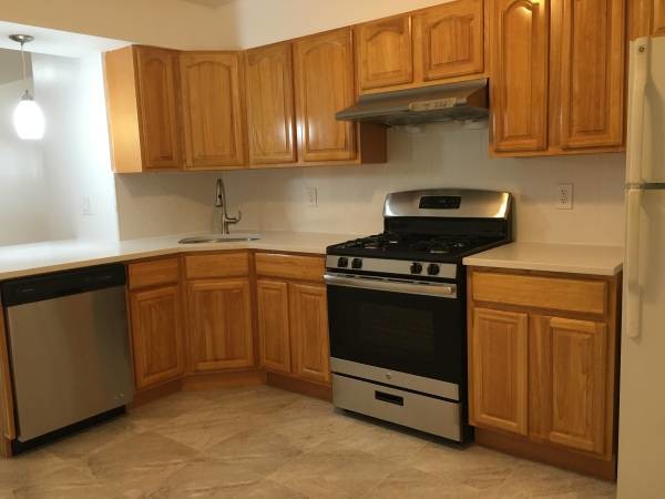 Foto principal - 170-22 Henley Rd