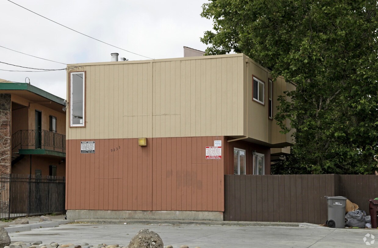 Foto del edificio - 9233 Hillside St