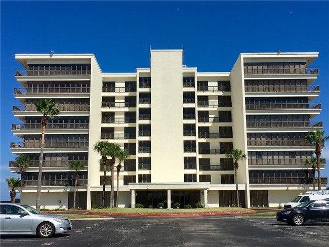 Foto del edificio - 15002 Windward Dr