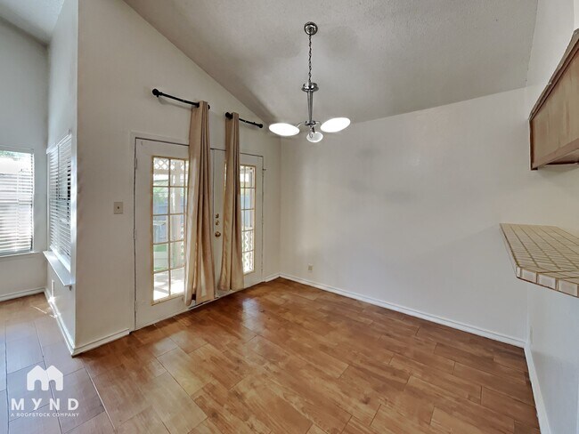 Foto del edificio - 1107 Peach Tree Cove