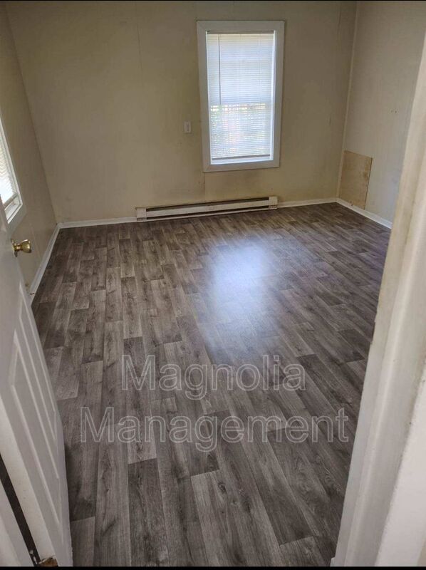 Building Photo - 359 Davis St