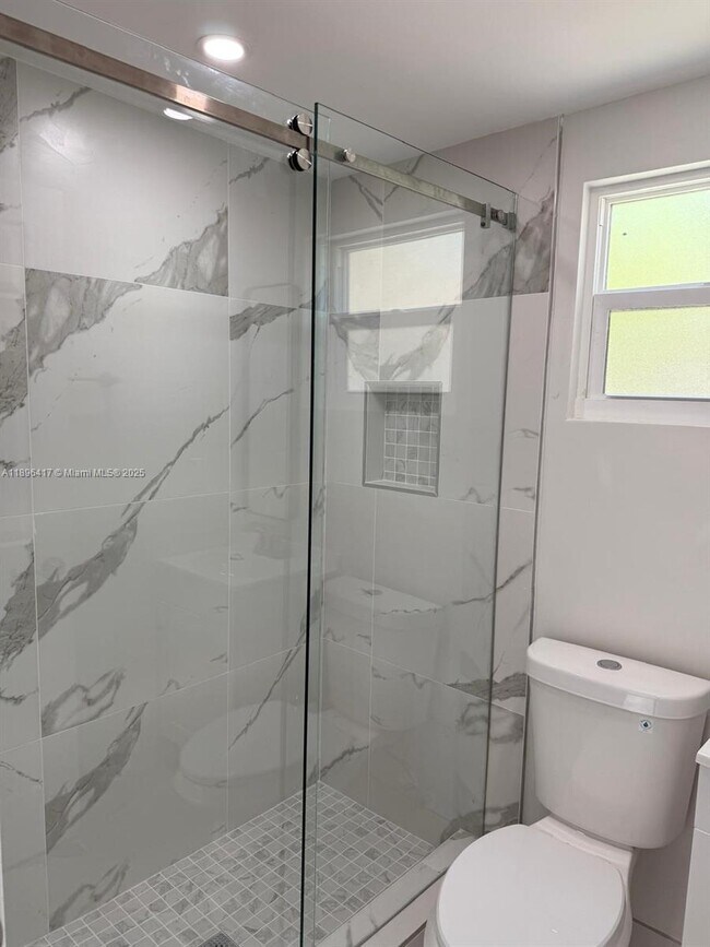 Foto del edificio - 1050 NW 25th Way