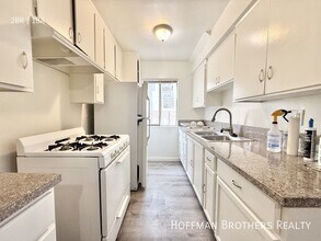 Building Photo - 4702 W 17th St