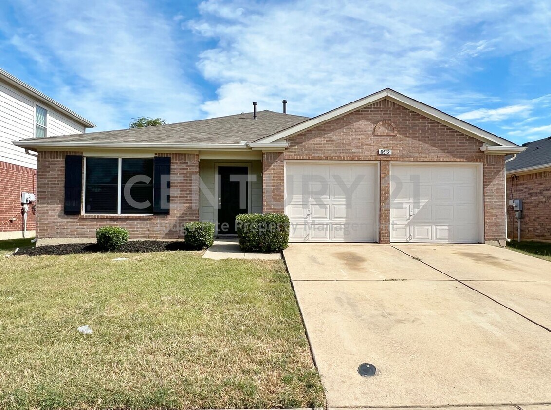 Primary Photo - Beautiful 3/2/2 in Eagle Mountain / Sagina...