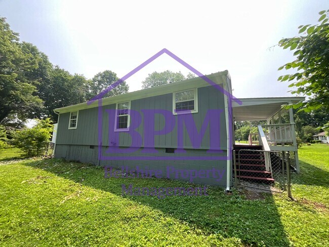Foto del edificio - Freshly Updated 3 Bed, 1.5 Bath Home in Cl...