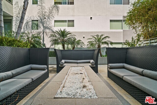 Foto del edificio - 1700 Sawtelle Blvd