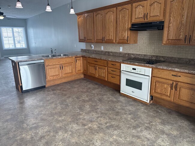 Foto del edificio - 622 Garvey Ln