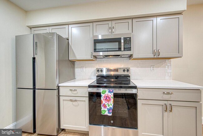 Foto del edificio - 104 Meadow Ct