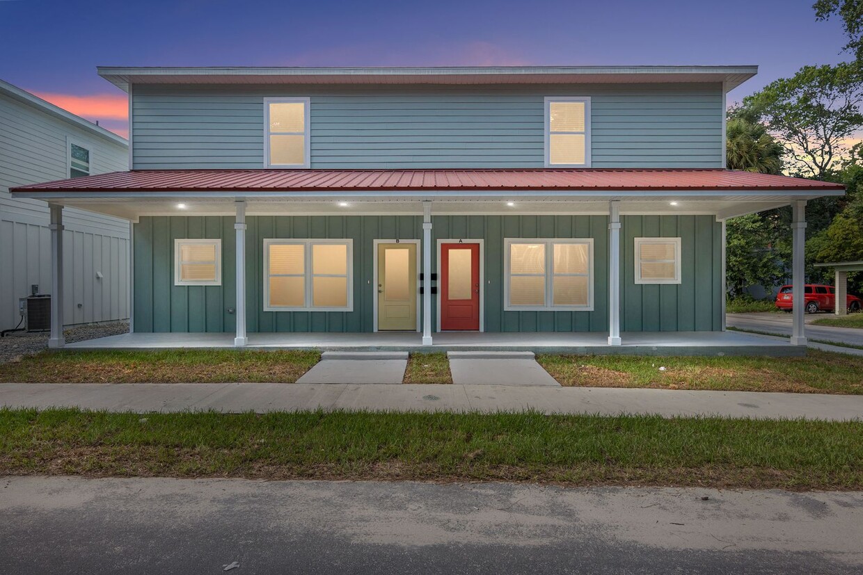 Foto principal - Luxury Townhome Living for UF Students