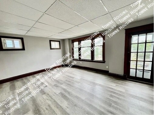 Foto del edificio - 122 Lincoln Blvd
