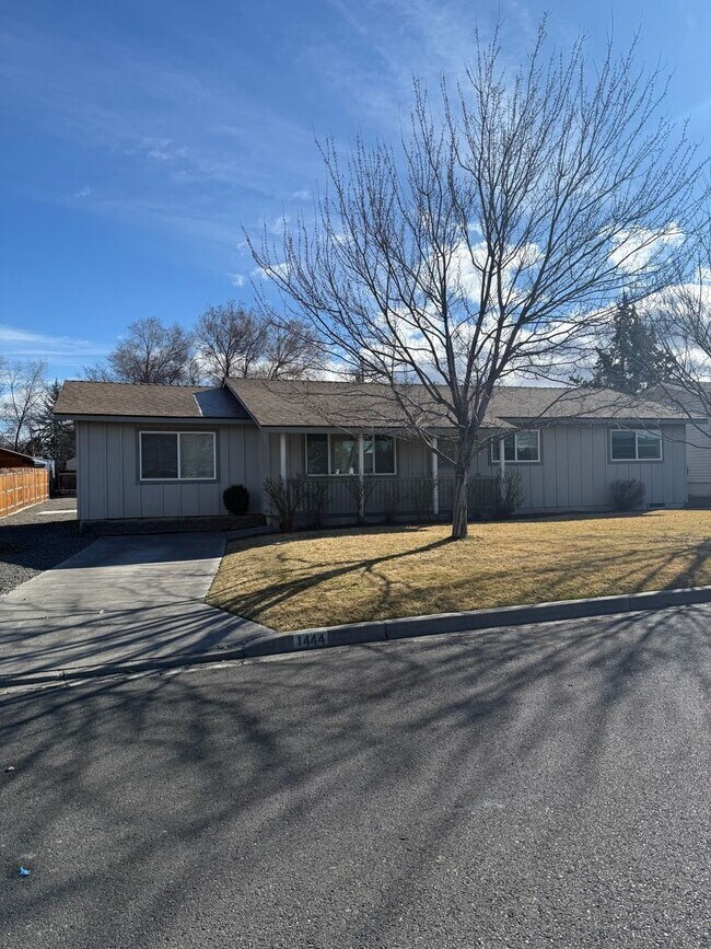 Foto del edificio - 1444 NW Canyon Dr