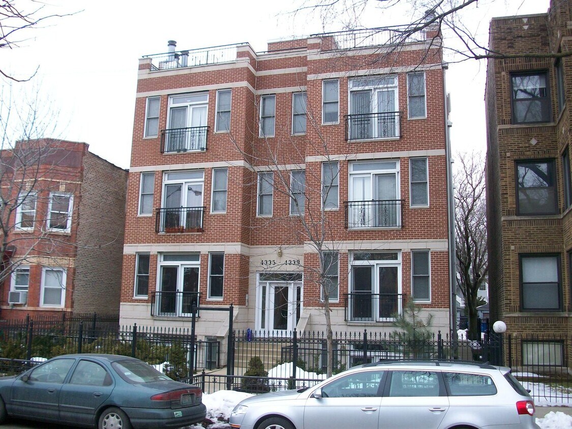4335 N Ashland Ave, Chicago, IL 60613 Townhome Rentals in Chicago IL