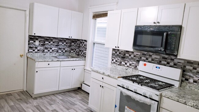 Foto del edificio - 10 Grant Ave