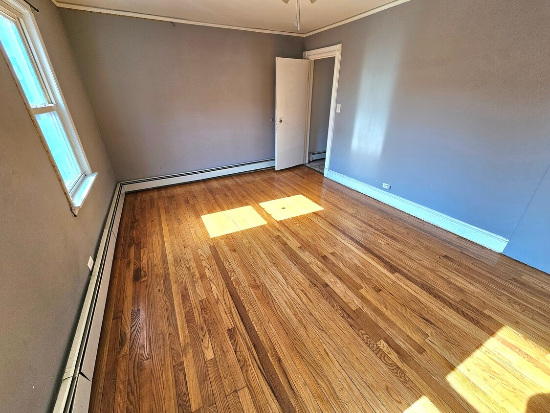 Living Room - 36 N 6th Ave