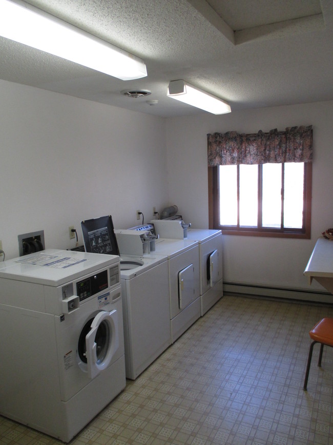 Laundry Room - 126 1st St NW