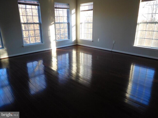 Building Photo - 12420 Rollys Ridge Ave