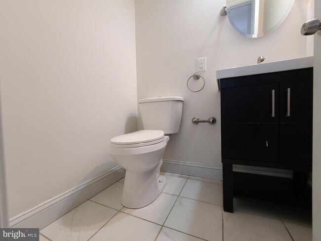 Foto del edificio - 250 S Washington St