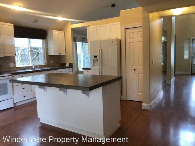 Building Photo - 3 br, 2.5 bath House - 2135 Miss Ellis Loop