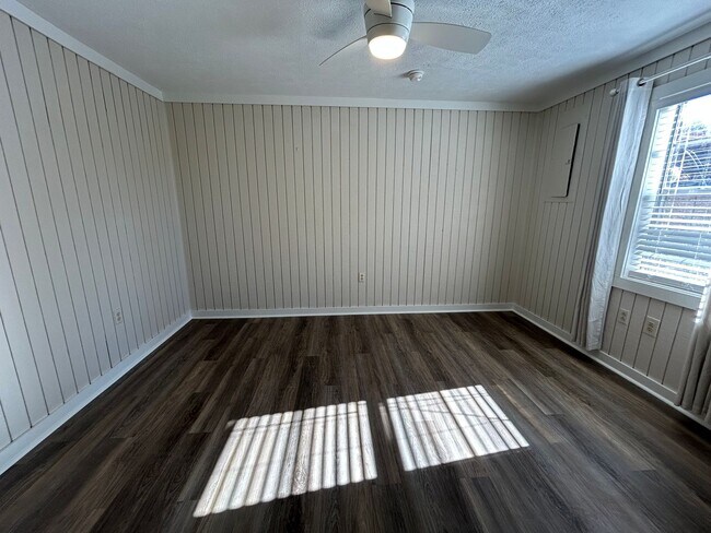 Foto del edificio - 229 N Church Ave