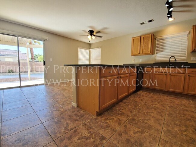 Foto del edificio - NW Single Family Home w/INGROUND POOL!!
