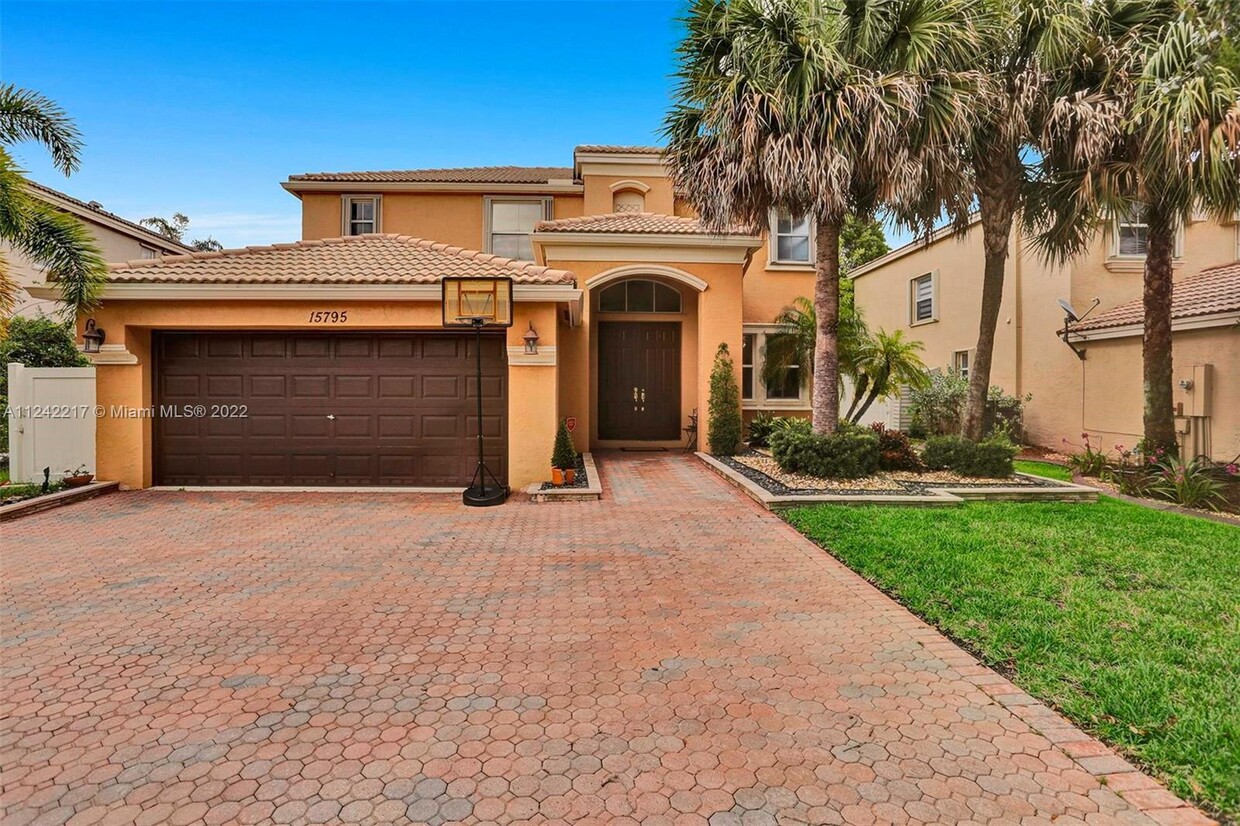 Foto principal - 15795 SW 49th Ct