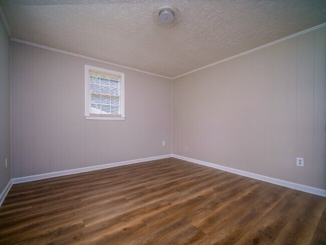 Foto del edificio - "Charming 3-Bedroom Retreat in Kings Mountain - Cozy 1050 sqft Home!"