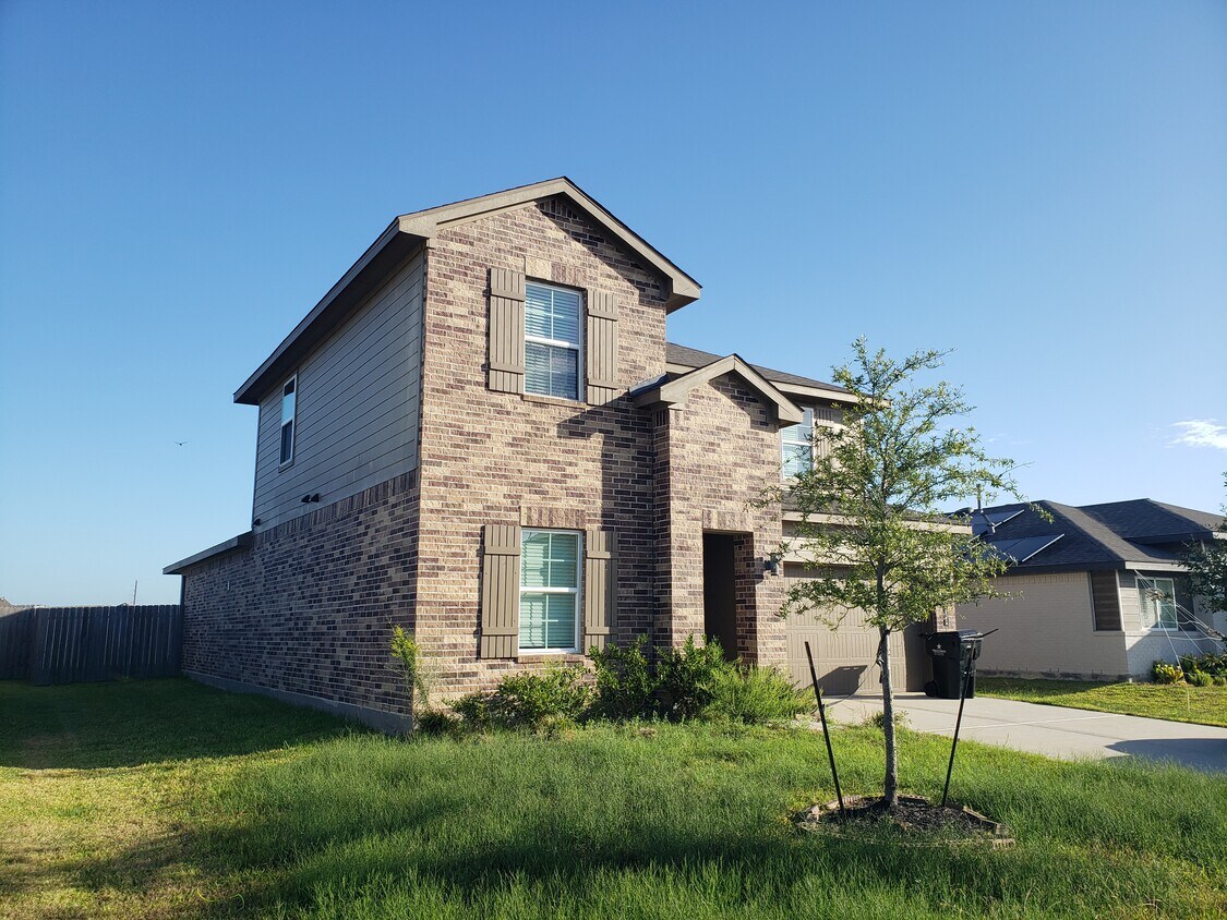 Foto principal - 14431 Sweet Water Dr