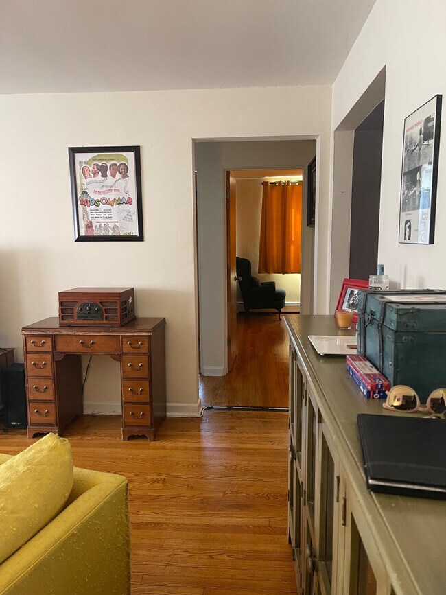 Foto del edificio - 1239 W Farwell Ave