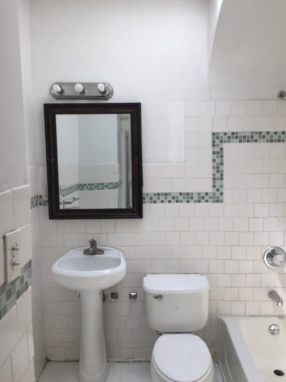 Foto del edificio - 2547 Park Heights Terrace