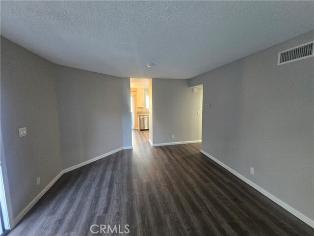 Foto del edificio - 7571 Warner Ave