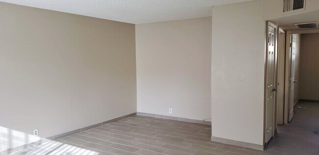 Building Photo - 5112 Pebble Beach Blvd