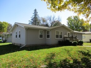 Building Photo - 2318 Clark Ave